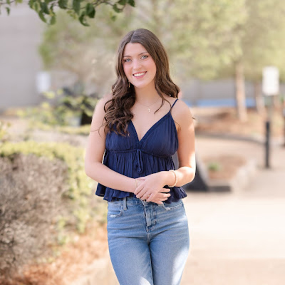 Meet your Posher, Hallie